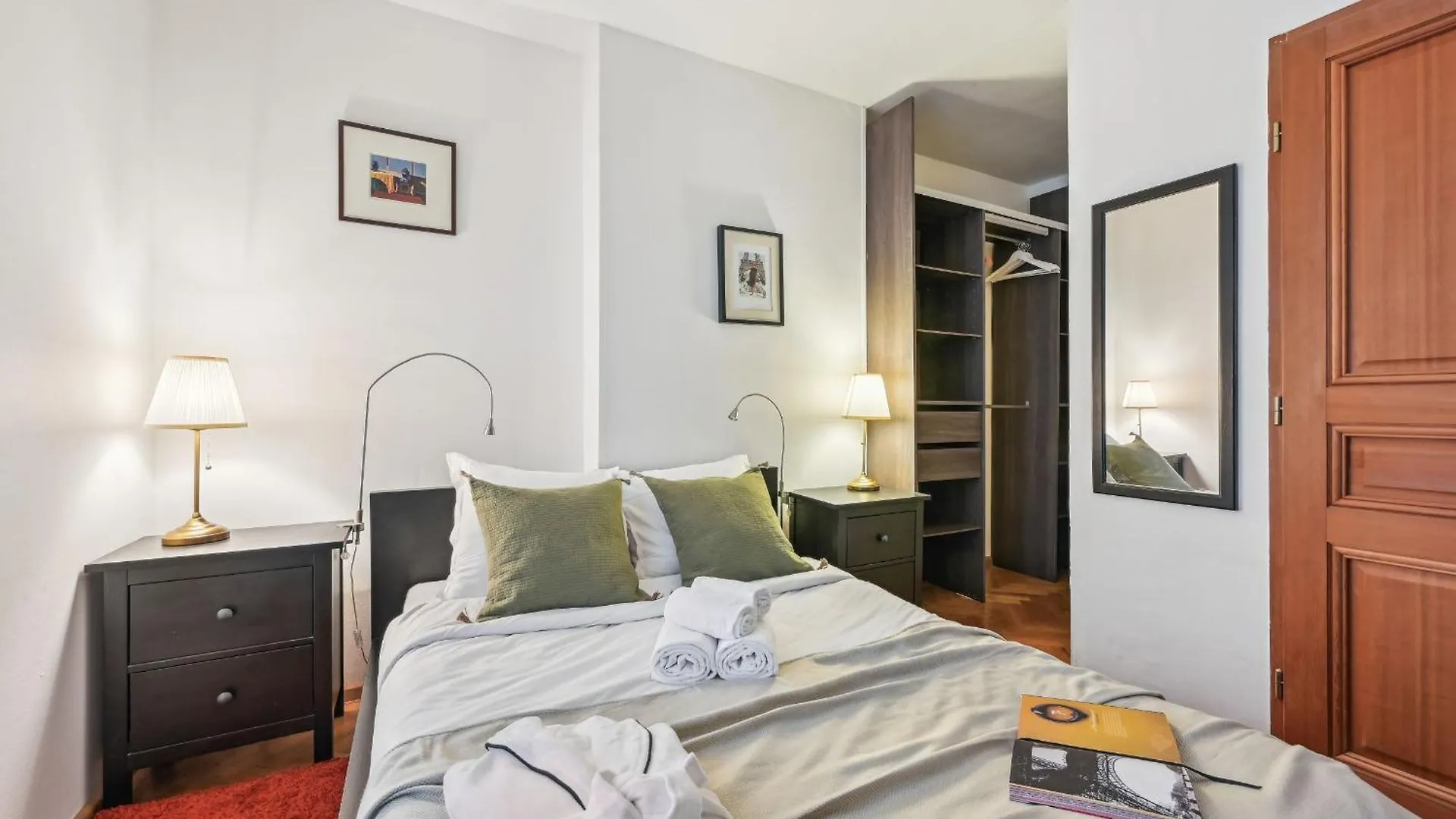 Eiffel Tower & Des Invalides - 1br - Cityapartmentstay Paris